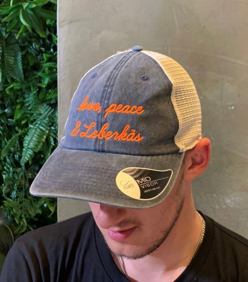 Retro Trucker Cap "Love, Peace & Leberkäs" – Bild 2